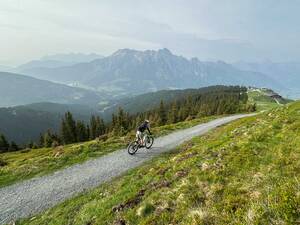 Unterwegs beim Revier-Check Leogang in Österreich mit herrlichem Panorama.