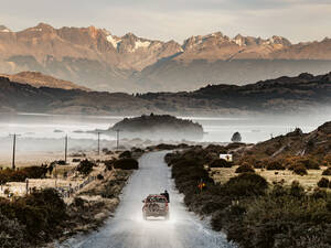Patagonien ist ein Sehnsuchtsort für Naturliebhaber, Abenteurer und Alpinisten und bietet Kulissen, wie sie Holywood nicht schöner ersinnen könnte. 