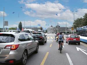 Die Seebrücke hat zwar Velospuren, trotzdem ist es eng und gefährlich für Fahrradfahrer und E-Biker.